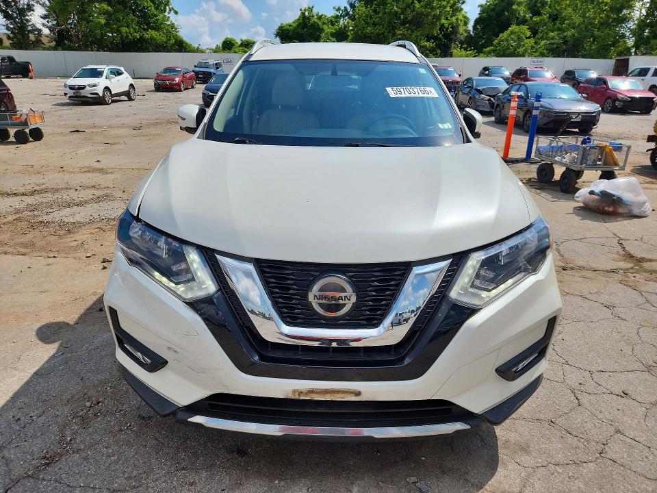 59703766 :رقم المزاد ، KNMAT2MT8JP602505 vin ، 2018 Nissan Rogue مزاد بيع