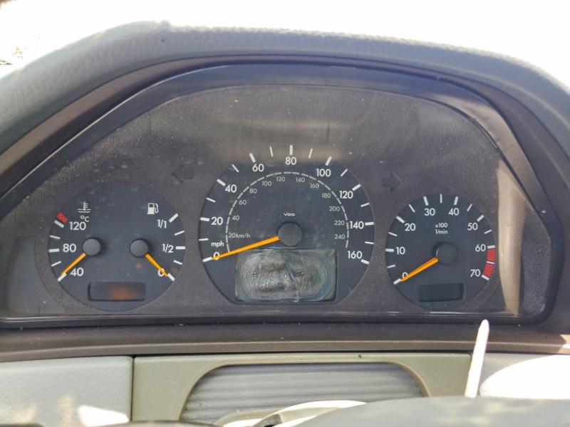 Auction sale of the 2000 Mercedes-benz E, vin: WDBJF65J4YB083793, lot number: 62301846