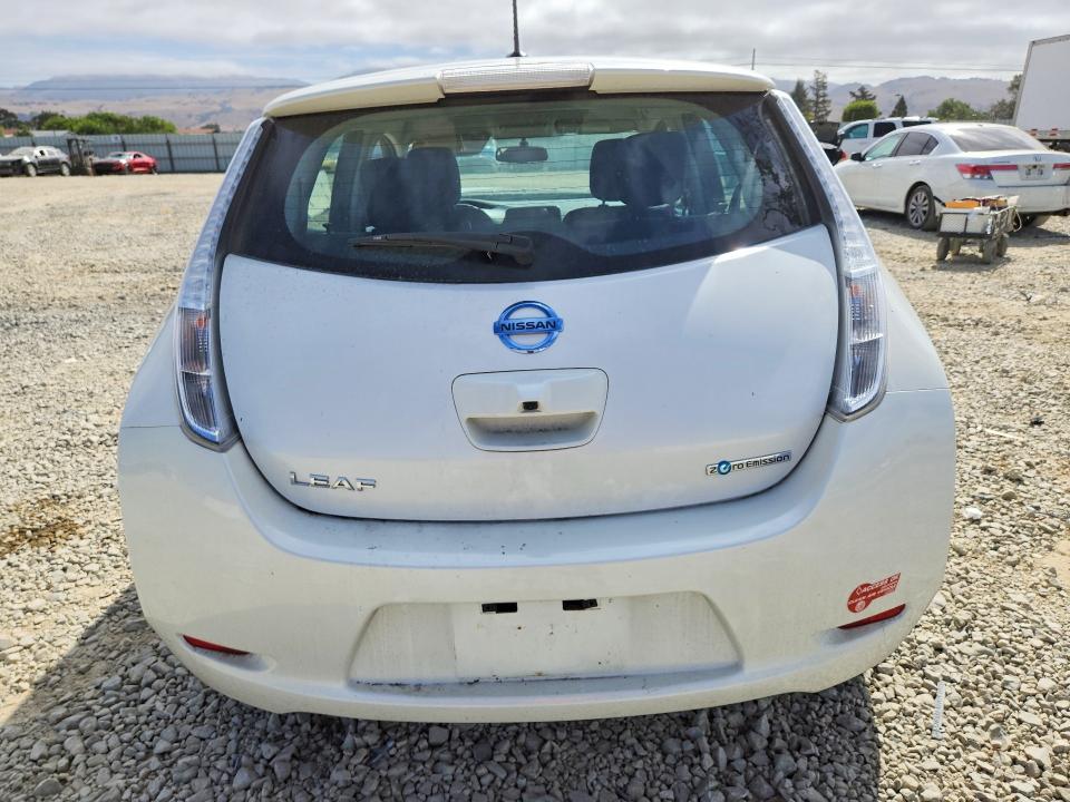 59676676 :رقم المزاد ، 1N4AZ0CP8FC304614 vin ، 2015 Nissan Leaf مزاد بيع