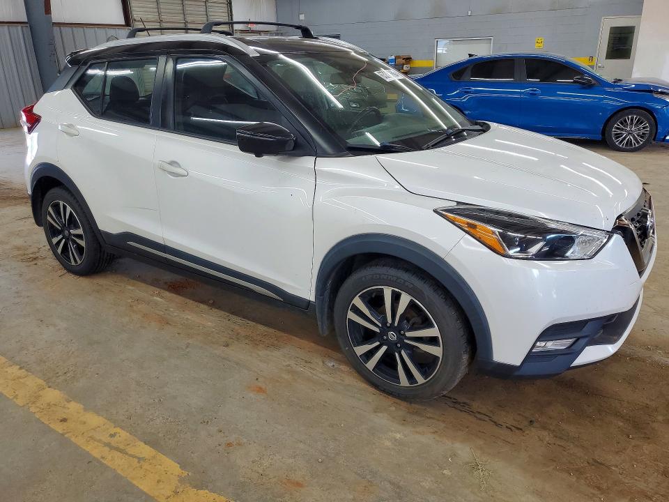 Продажа на аукционе авто 2018 Nissan Kicks, vin: 3N1CP5CU0JL532876, номер лота: 63226366