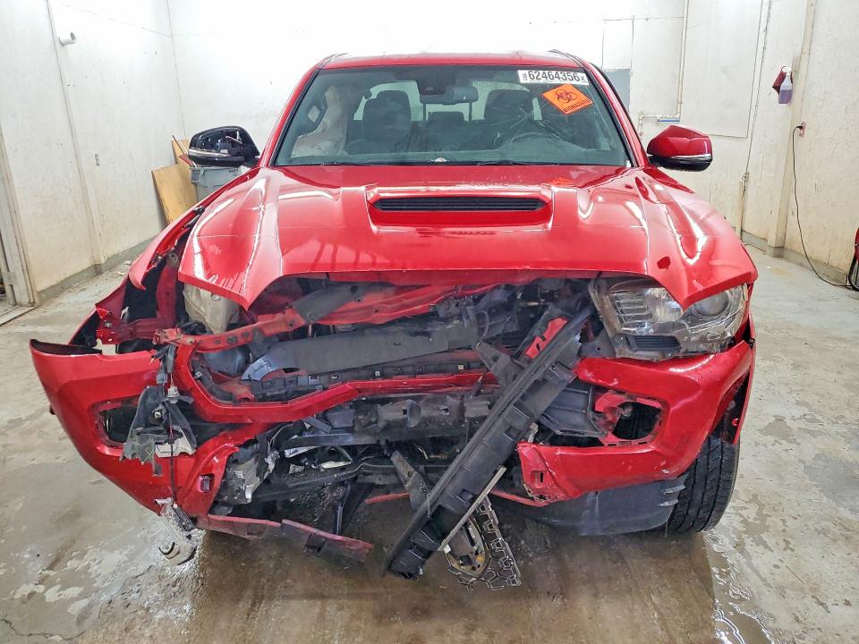 62464356 :رقم المزاد ، 5TFAZ5CN7KX077487 vin ، 2019 Toyota Tacoma مزاد بيع