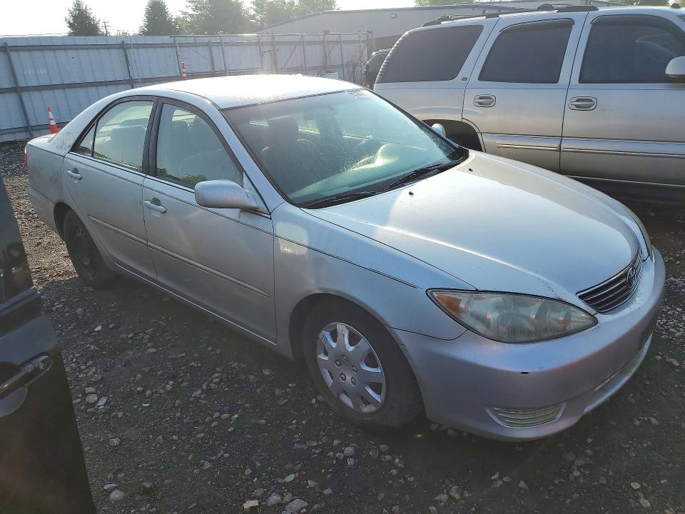 2005 Toyota Camry მანქანა იყიდება აუქციონზე, vin: 4T1BE32K25U538754, აუქციონის ნომერი: 63007736