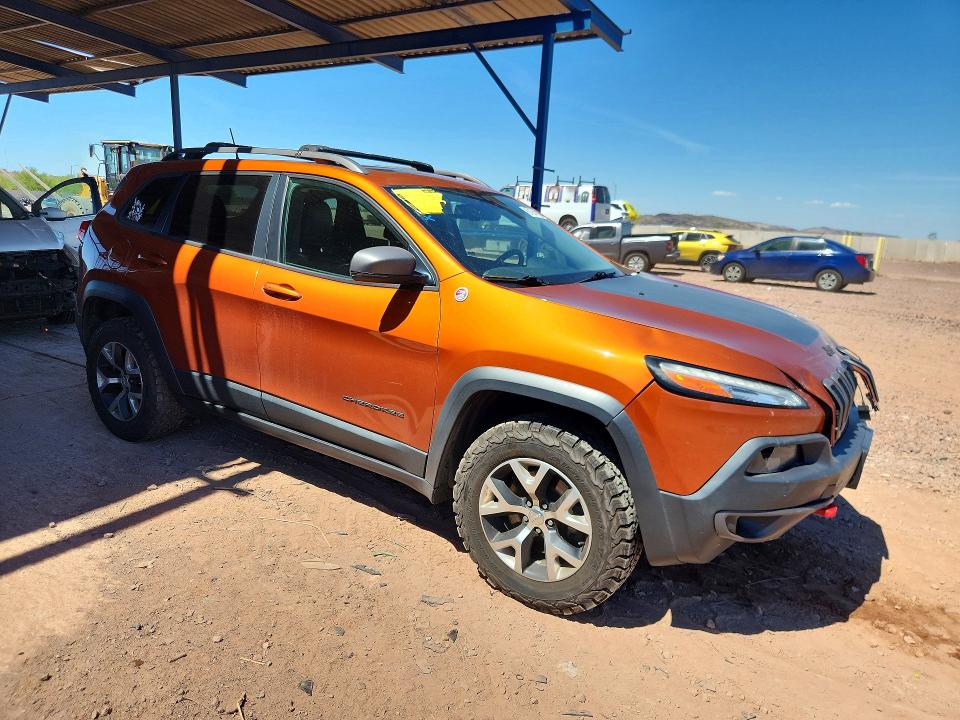 61941806 :رقم المزاد ، 1C4PJMBS5GW267448 vin ، 2016 Jeep Cherokee مزاد بيع