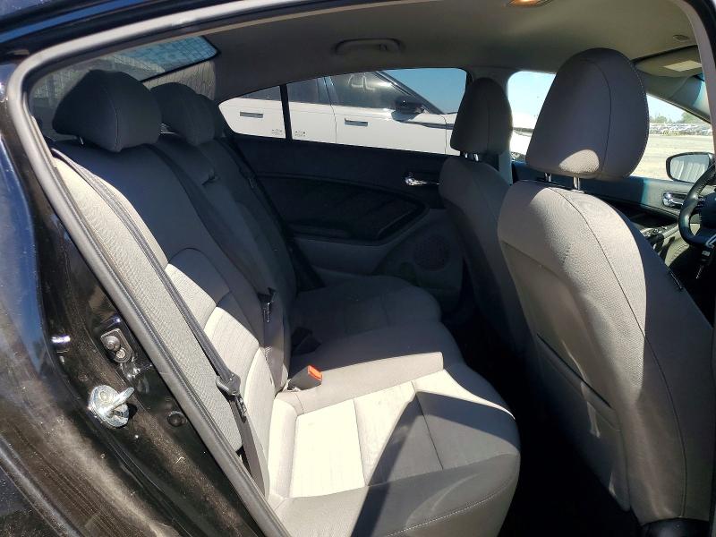 61424196 :رقم المزاد ، KNAFX4A8XF5364369 vin ، 2015 Kia Forte مزاد بيع