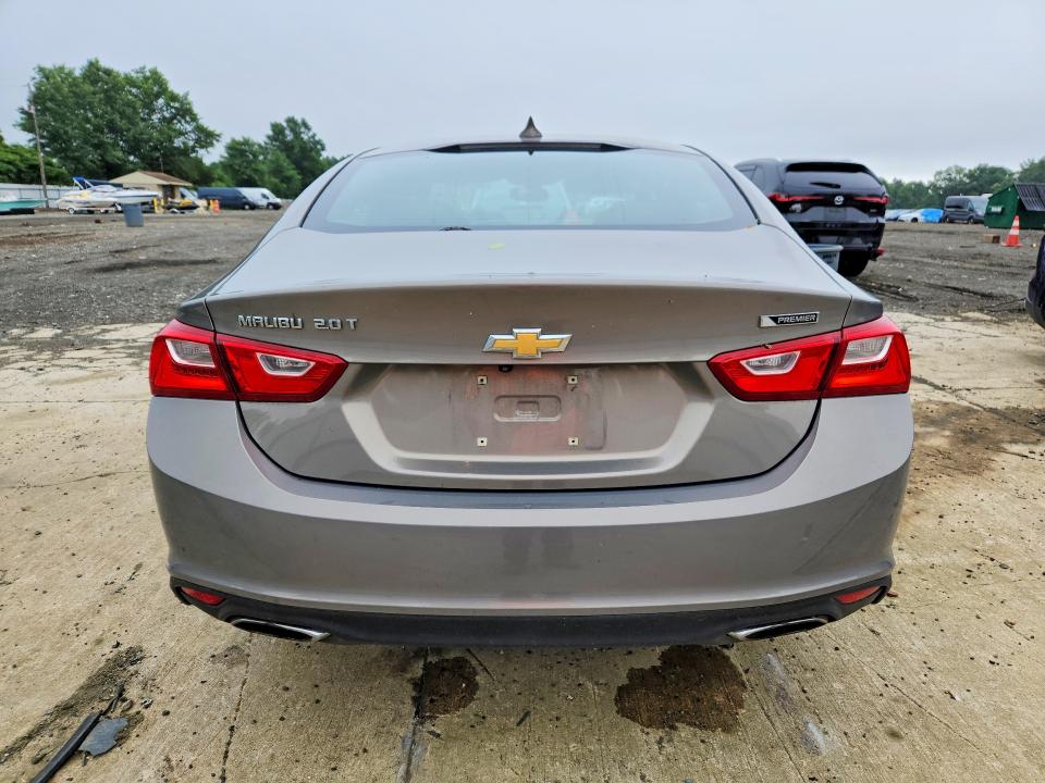 59639396 :رقم المزاد ، 1G1ZE5SX8JF100161 vin ، 2018 Chevrolet Malibu مزاد بيع