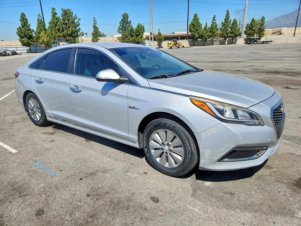 2016 Hyundai Sonata Hybrid მანქანა იყიდება აუქციონზე, vin: KMHE24L14GA040352, აუქციონის ნომერი: 62678296