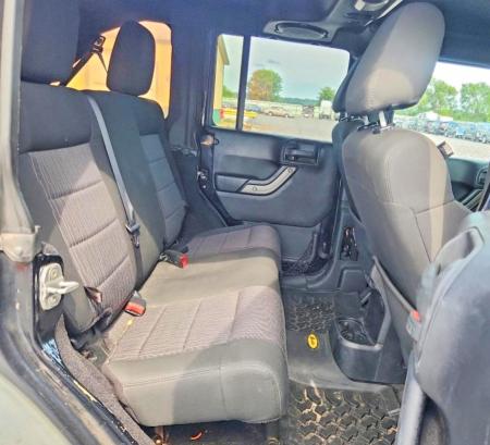 2011 Jeep Wrangler Unlimited მანქანა იყიდება აუქციონზე, vin: 1J4HA3H1XBL586653, აუქციონის ნომერი: 62721456