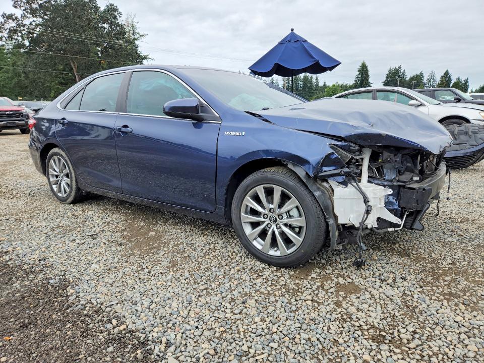 60695536 :رقم المزاد ، 4T1BD1FK3FU172886 vin ، 2015 Toyota Camry Hybrid مزاد بيع