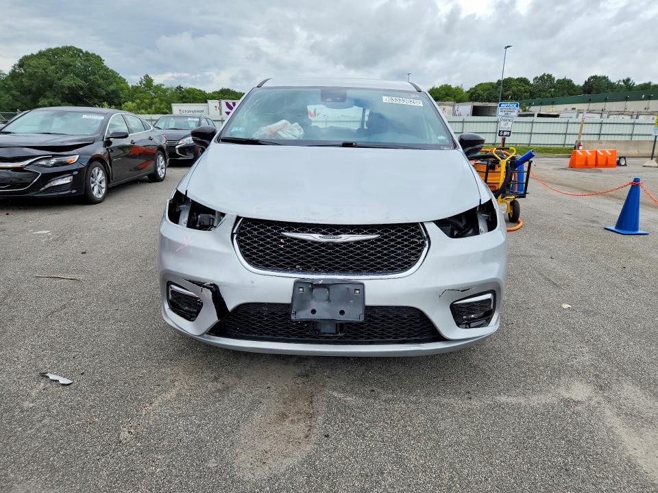 Auction sale of the 2026 Chrysler Pacifica, vin: 2C4RC1BG4TR155479, lot number: 63333826