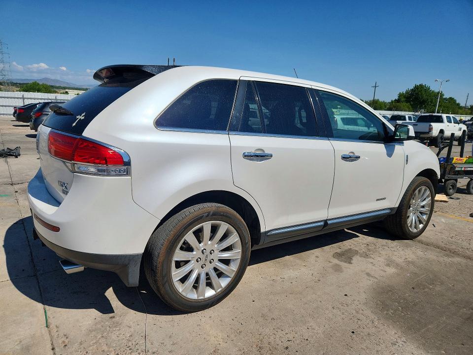 61422746 :رقم المزاد ، 2LMDJ8JK2BBJ12300 vin ، 2011 Lincoln Mkx مزاد بيع