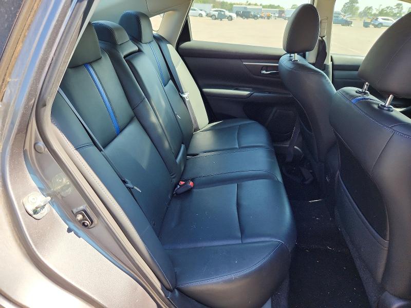 Продаж на аукціоні авто 2018 Nissan Altima, vin: 1N4AL3AP4JC145718, номер лоту: 61564026
