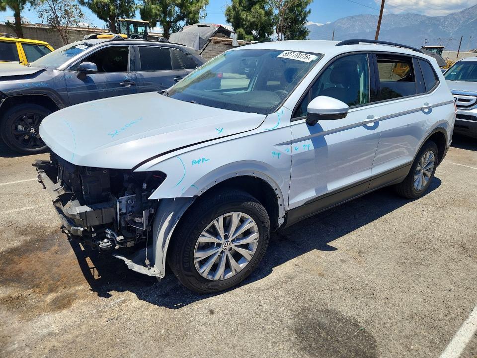 60778076 :رقم المزاد ، 3VV1B7AX0JM208236 vin ، 2018 Volkswagen Tiguan مزاد بيع