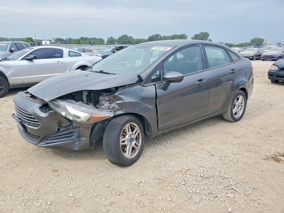 62267156 :رقم المزاد ، 3FADP4BJ2HM102411 vin ، 2017 Ford Fiesta مزاد بيع