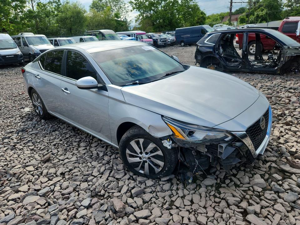 62331136 :رقم المزاد ، 1N4BL4BV7MN365063 vin ، 2021 Nissan Altima مزاد بيع