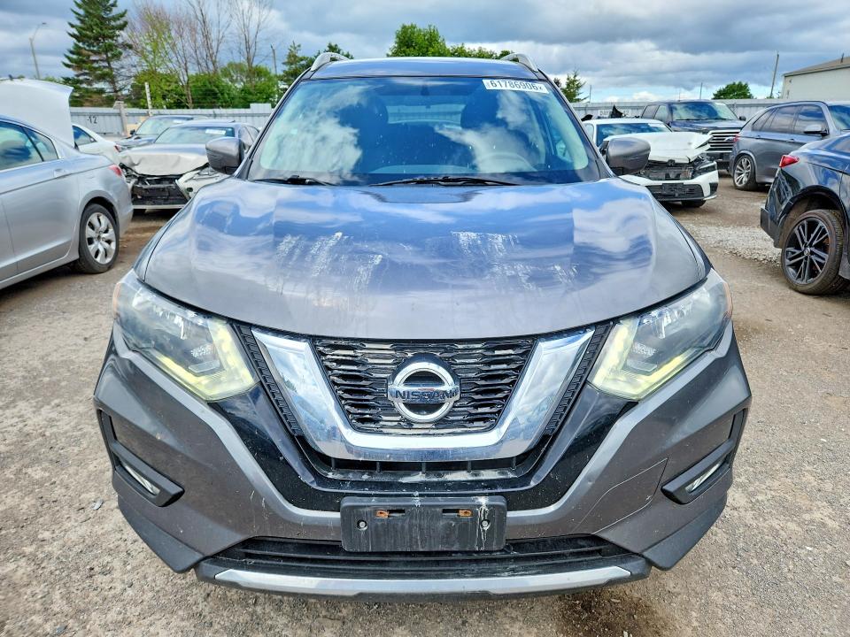 61786906 :رقم المزاد ، 5N1AT2MV7HC821163 vin ، 2017 Nissan Rogue مزاد بيع