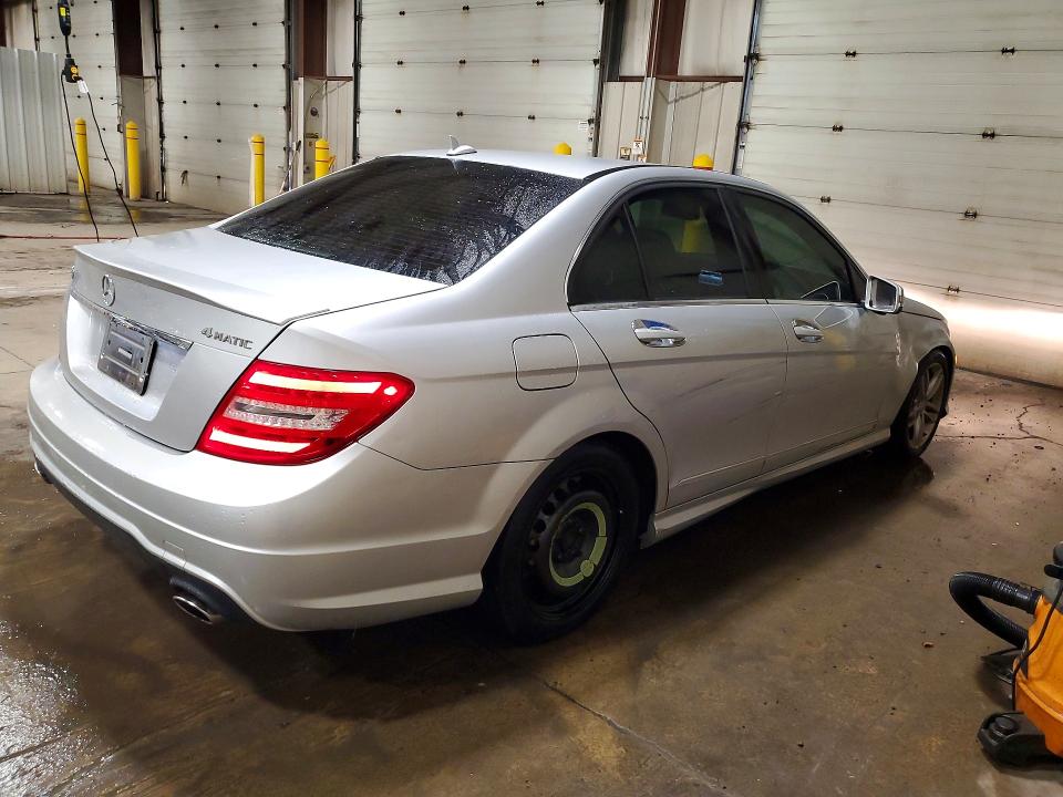 62824956 :رقم المزاد ، WDDGF8AB4DA840817 vin ، 2013 Mercedes-benz C مزاد بيع