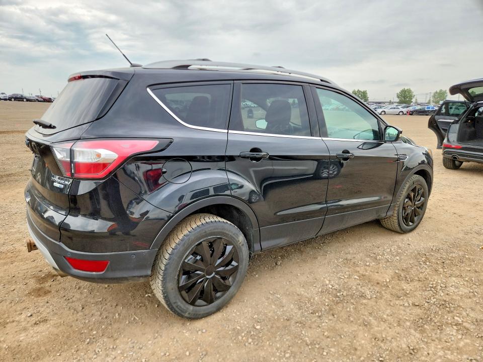 61408526 :رقم المزاد ، 1FMCU9J96HUE41392 vin ، 2017 Ford Escape مزاد بيع