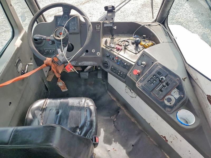 Продажа на аукционе авто 2017 Ottawa Yard Tractor Spotter, vin: 343834, номер лота: 61969386