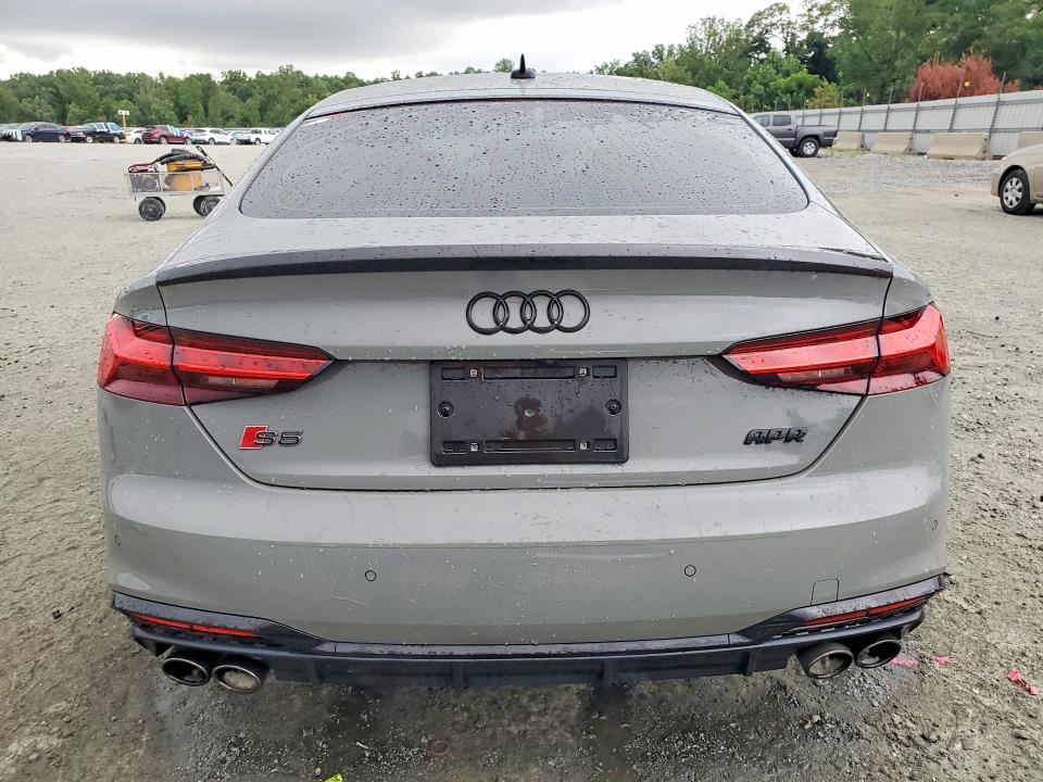 62033896 :رقم المزاد ، WAUC4CF51MA008837 vin ، 2021 Audi S5 مزاد بيع