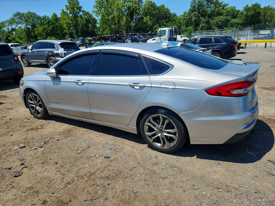 62511416 :رقم المزاد ، 3FA6P0RU5KR138797 vin ، 2019 Ford Fusion مزاد بيع