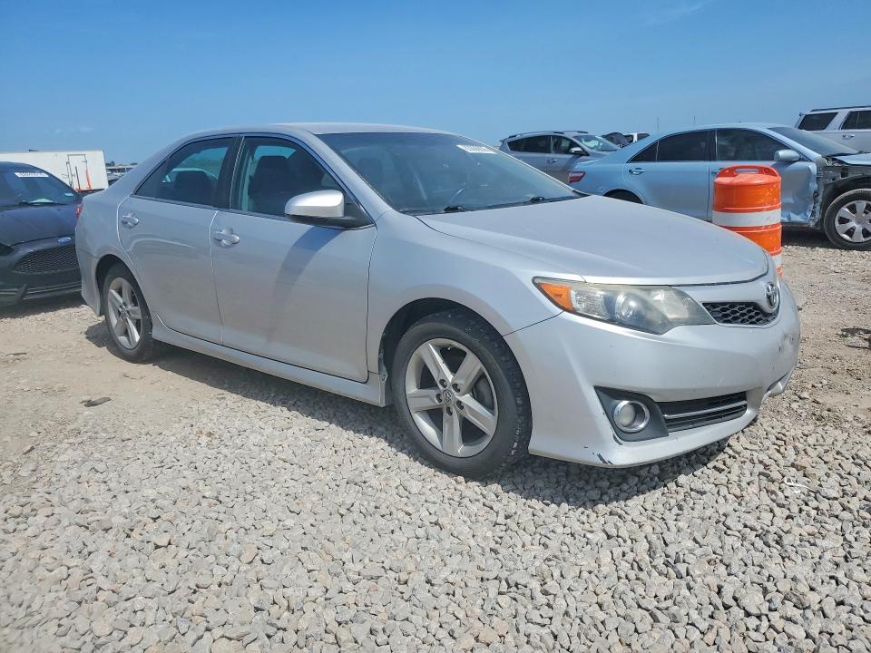 63006636 :رقم المزاد ، 4T1BF1FK1EU453562 vin ، 2014 Toyota Camry مزاد بيع
