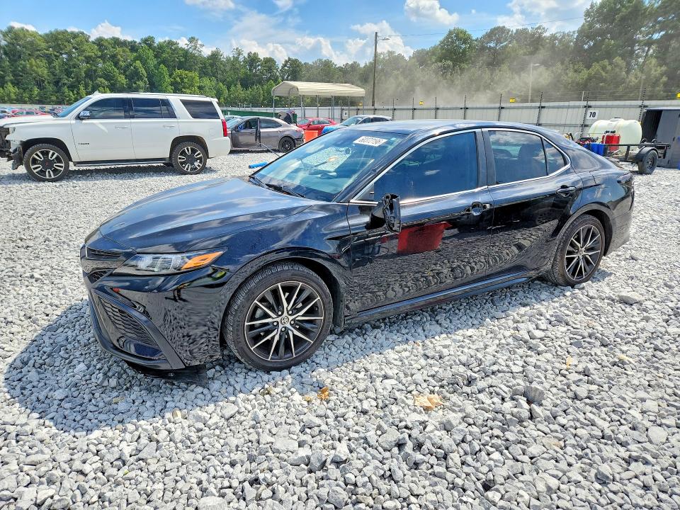 60372196 :رقم المزاد ، 4T1G11AK7MU464429 vin ، 2021 Toyota Camry مزاد بيع
