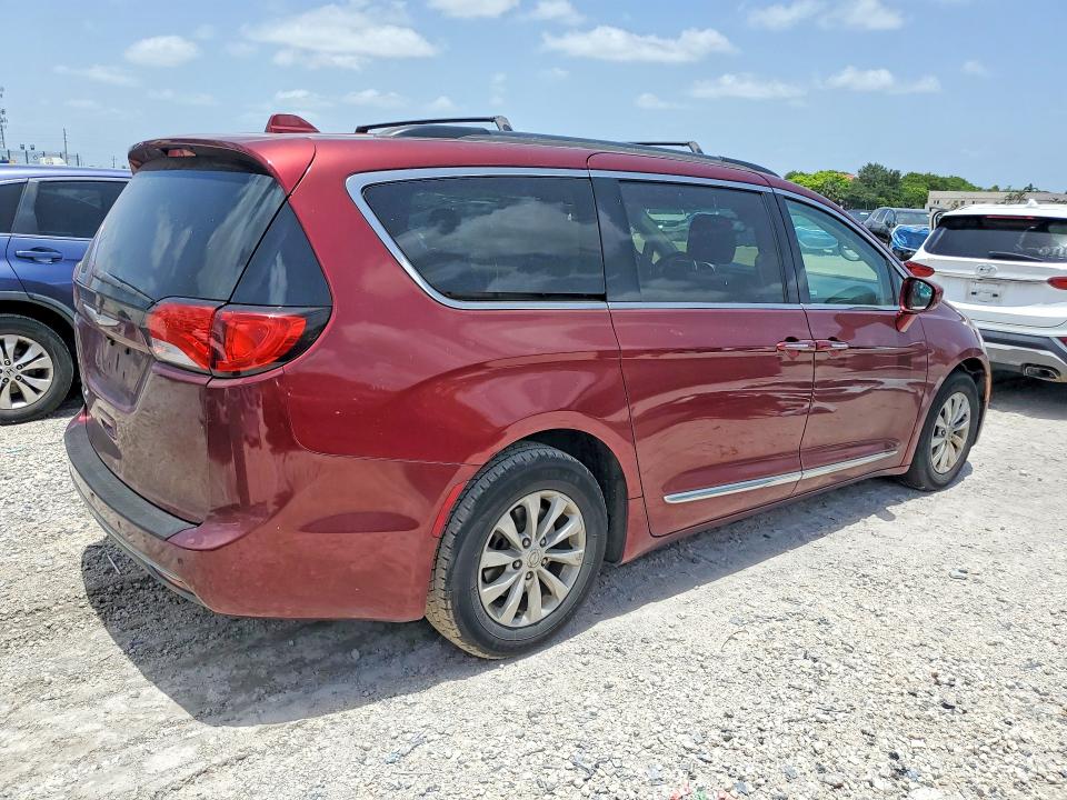 2017 Chrysler Pacifica მანქანა იყიდება აუქციონზე, vin: 2C4RC1BGXHR523462, აუქციონის ნომერი: 60589676