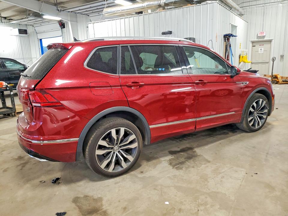 Продажа на аукционе авто 2018 Volkswagen Tiguan, vin: 3VV4B7AX6JM198020, номер лота: 63255636