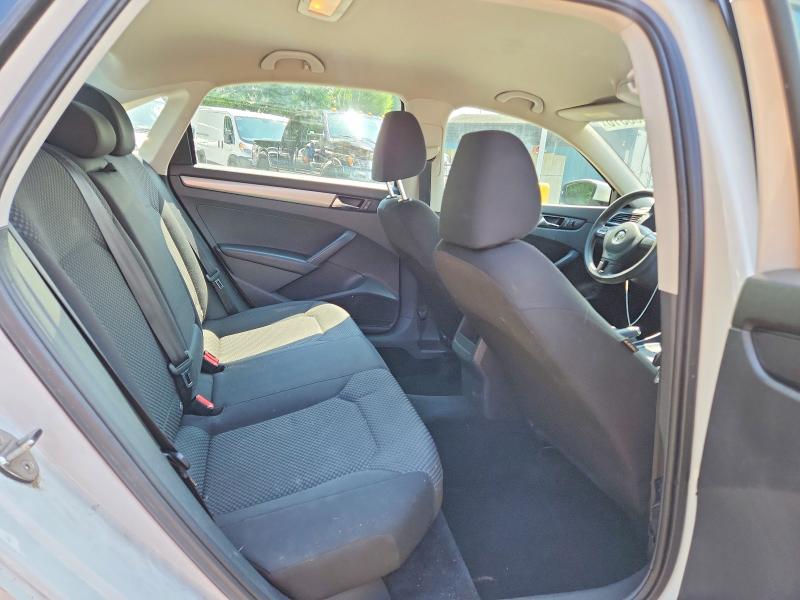 61988316 :رقم المزاد ، 1VWAT7A36FC017189 vin ، 2015 Volkswagen Passat مزاد بيع
