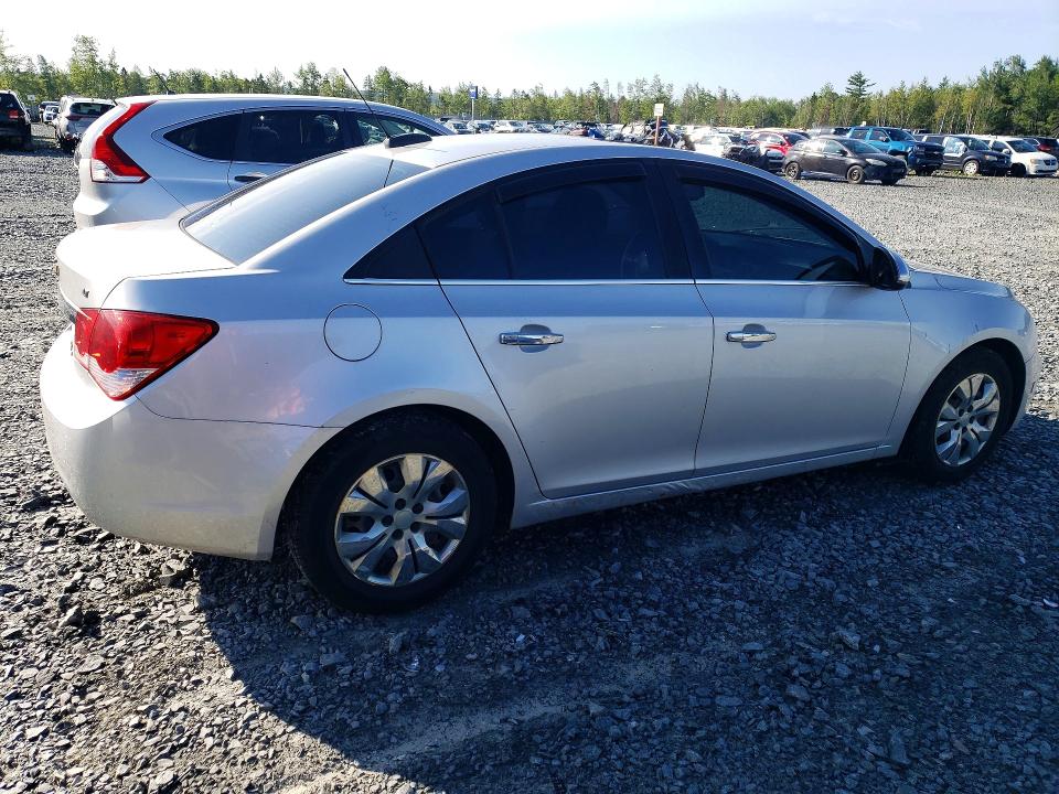 2015 Chevrolet Cruze მანქანა იყიდება აუქციონზე, vin: 1G1PC5SB8F7243937, აუქციონის ნომერი: 61851646
