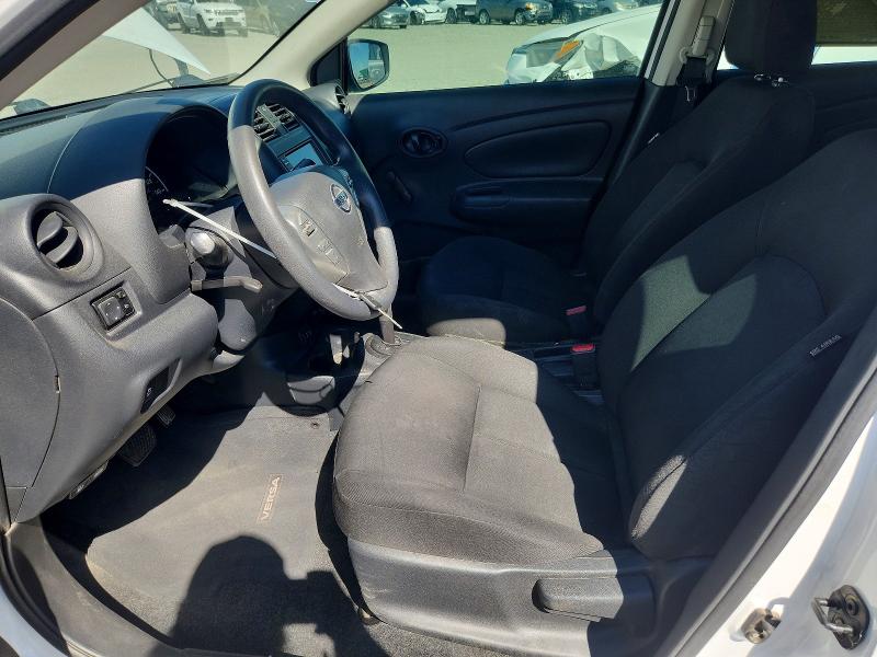 60185006 :رقم المزاد ، 3N1CN7AP7KL825609 vin ، 2019 Nissan Versa مزاد بيع