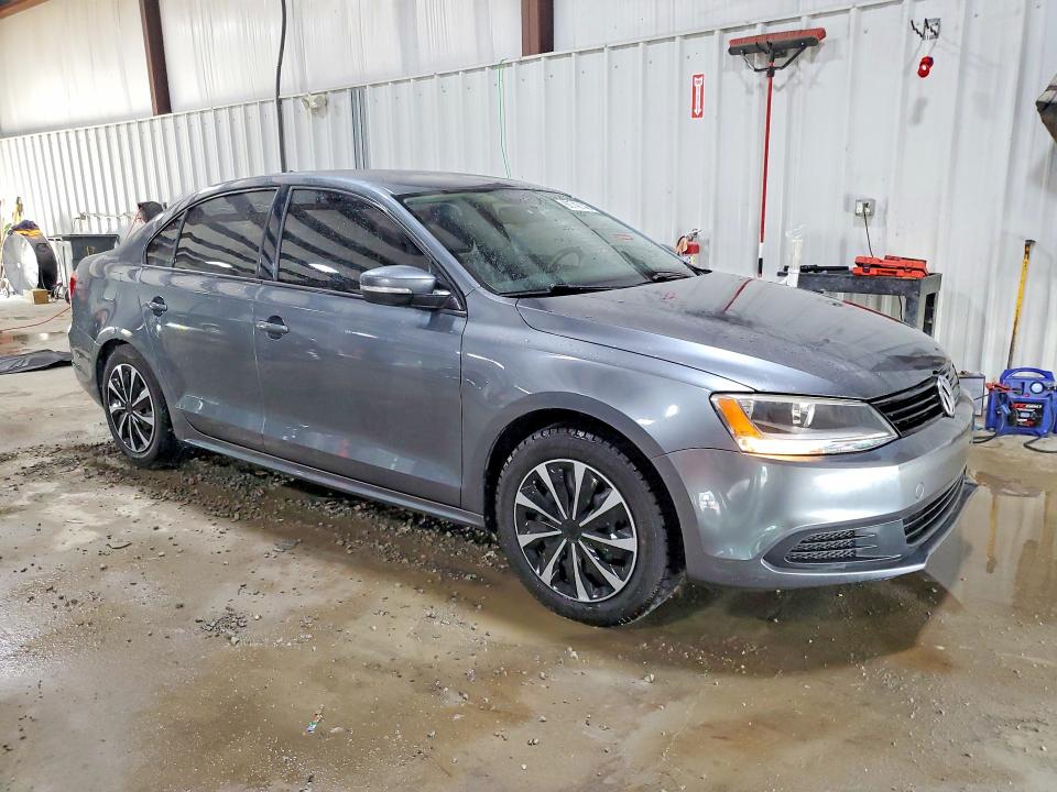 60742146 :رقم المزاد ، 3VWD17AJ9EM246464 vin ، 2014 Volkswagen Jetta مزاد بيع