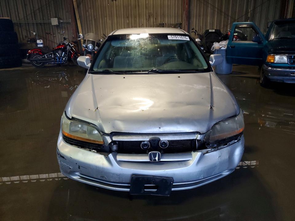 2001 Honda Accord მანქანა იყიდება აუქციონზე, vin: 1HGCG65501A104047, აუქციონის ნომერი: 57911076