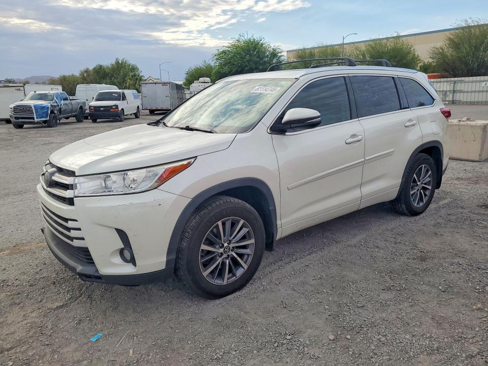 Продаж на аукціоні авто 2017 Toyota Highlander, vin: 5TDJZRFH8HS515428, номер лоту: 61114746