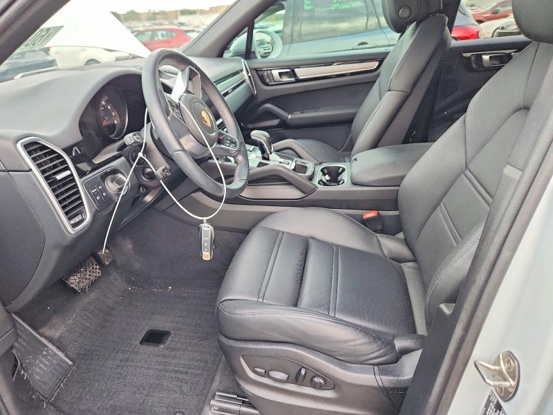 60800536 :رقم المزاد ، WP1AA2AYXNDA05917 vin ، 2022 Porsche Cayenne مزاد بيع