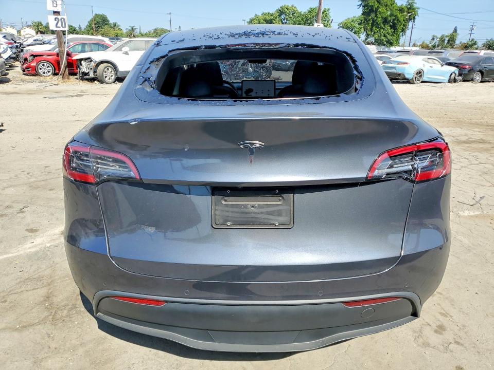 61635176 :رقم المزاد ، 5YJYGDEF1LF000114 vin ، 2020 Tesla Model Y مزاد بيع