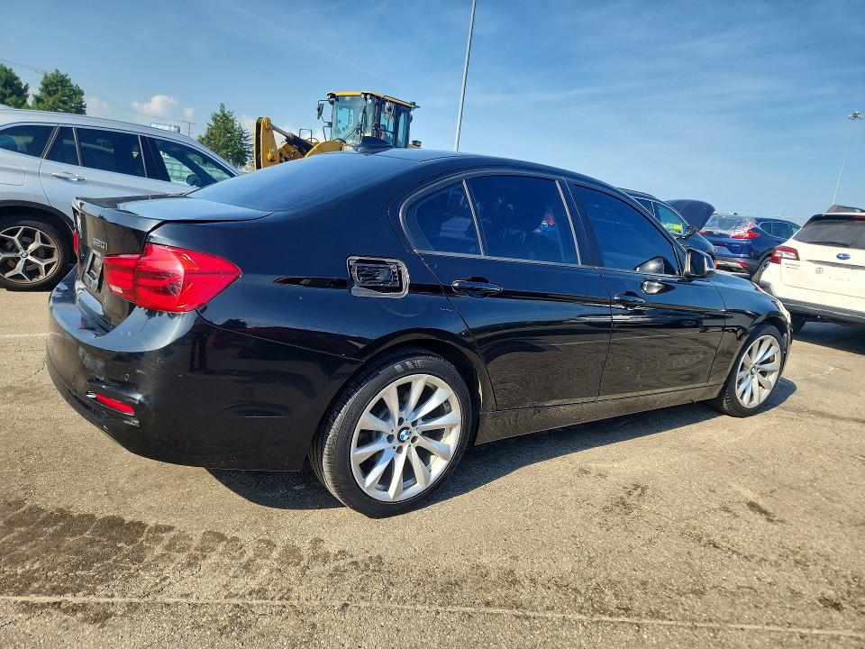 Продаж на аукціоні авто 2018 Bmw 320, vin: WBA8E5G5XJNU47102, номер лоту: 61376216