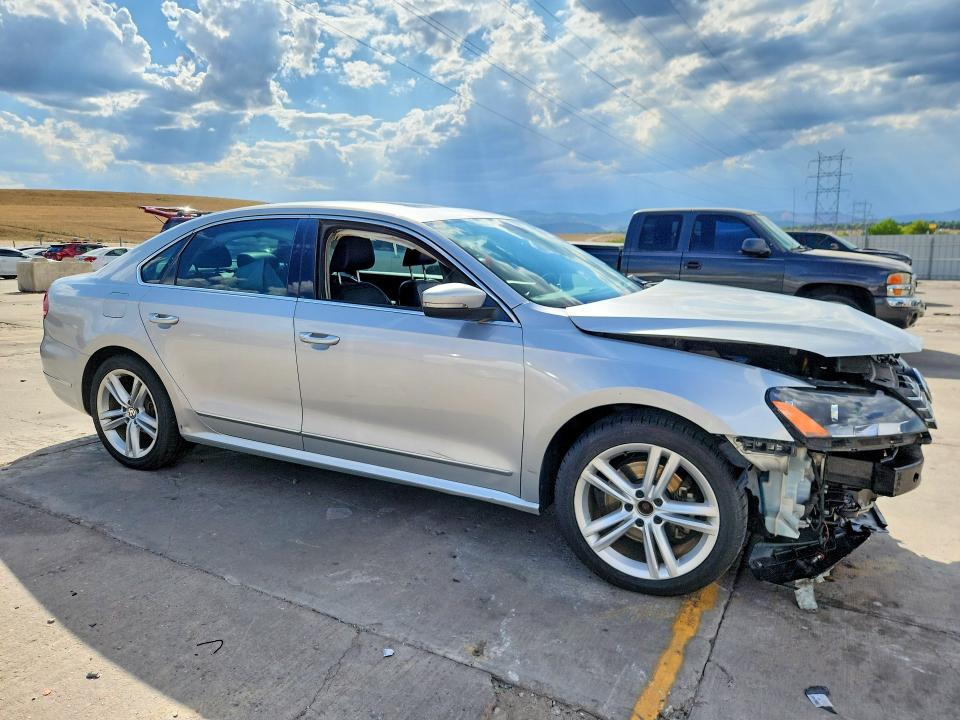 2015 Volkswagen Passat მანქანა იყიდება აუქციონზე, vin: 1VWCV7A39FC061111, აუქციონის ნომერი: 61739416