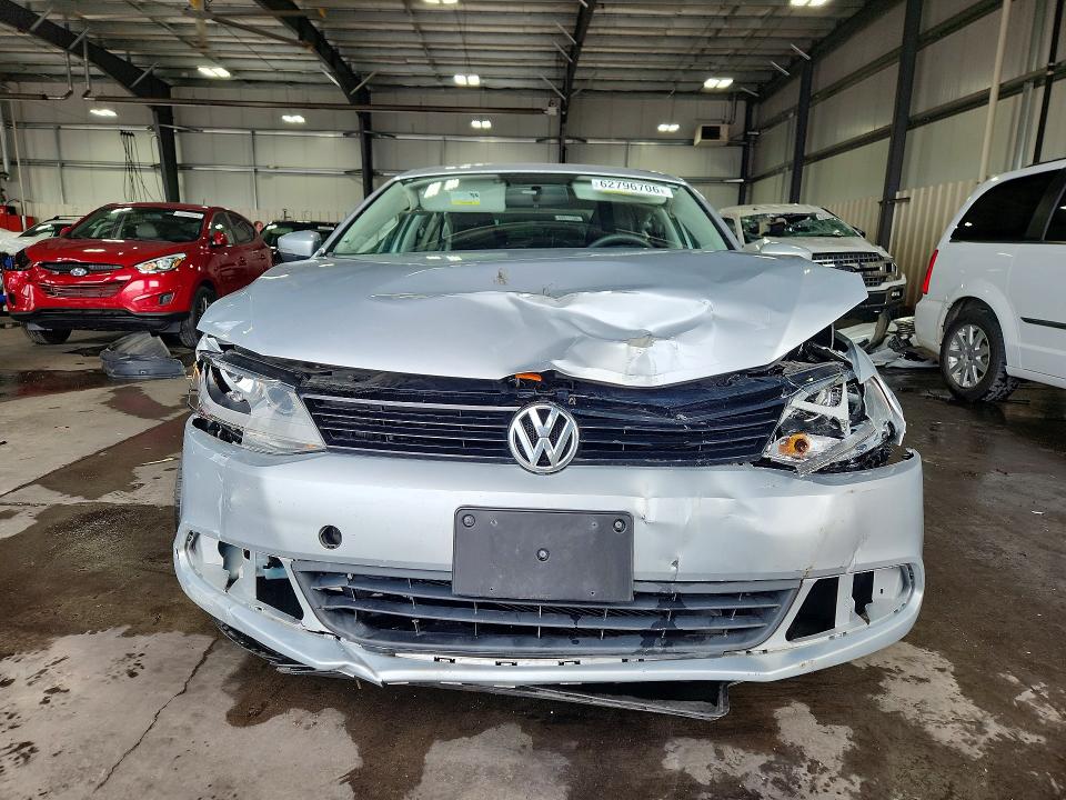 62796706 :رقم المزاد ، 3VWD07AJ4EM215223 vin ، 2014 Volkswagen Jetta مزاد بيع