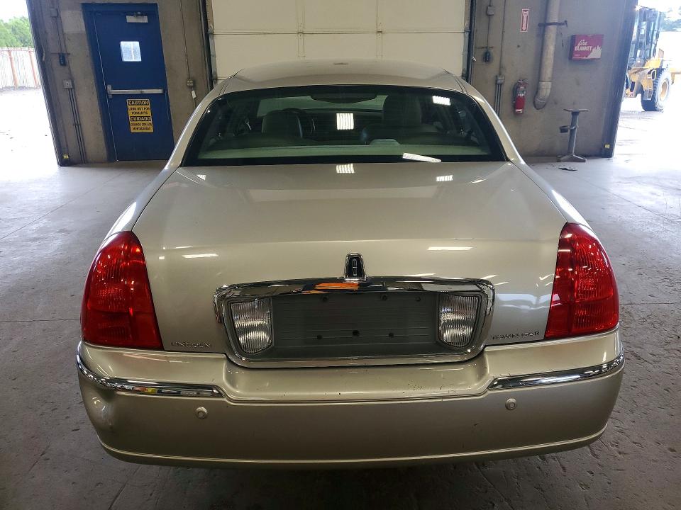 Aukcja sprzedaży 2004 Lincoln Town Car, vin: 1LNHM83W24Y621135, numer aukcji: 59009986