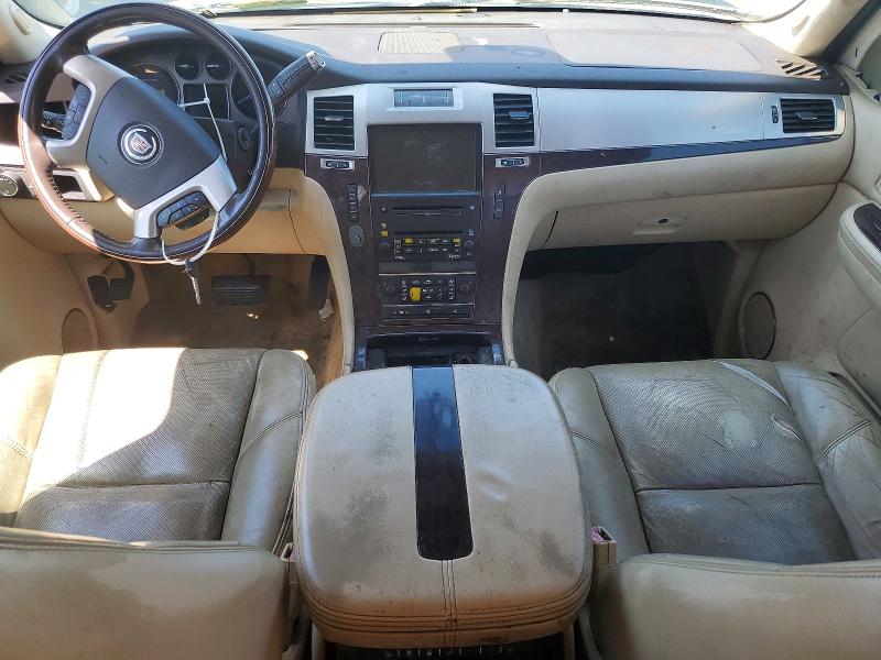 2008 Cadillac Escalade მანქანა იყიდება აუქციონზე, vin: 1GYFK66828R119061, აუქციონის ნომერი: 61693376