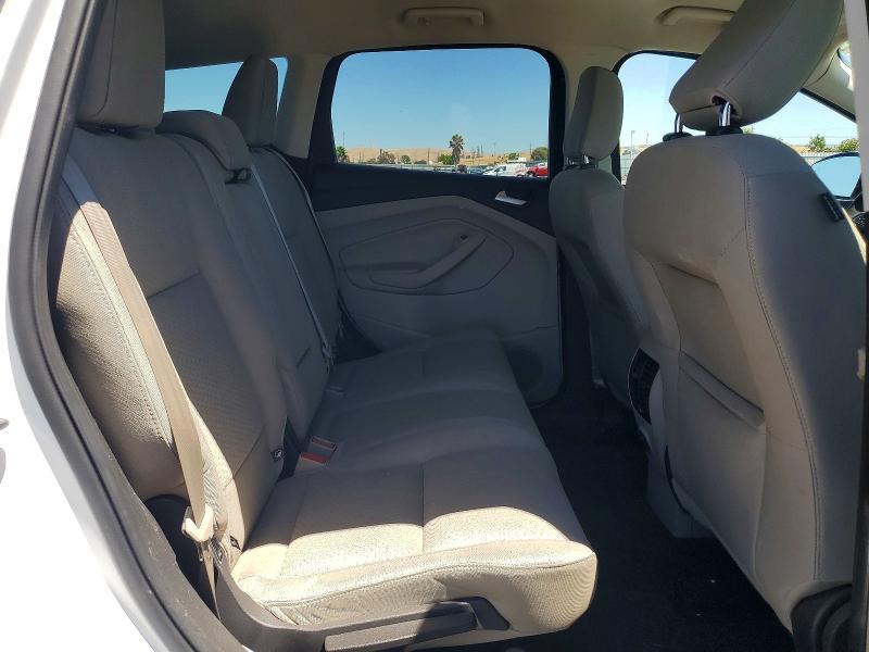 62530866 :رقم المزاد ، 1FMCU0GD6JUD07995 vin ، 2018 Ford Escape مزاد بيع