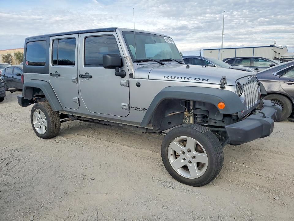 60877906 :رقم المزاد ، 1C4BJWFG7DL588156 vin ، 2013 Jeep Wrangler Unlimited مزاد بيع