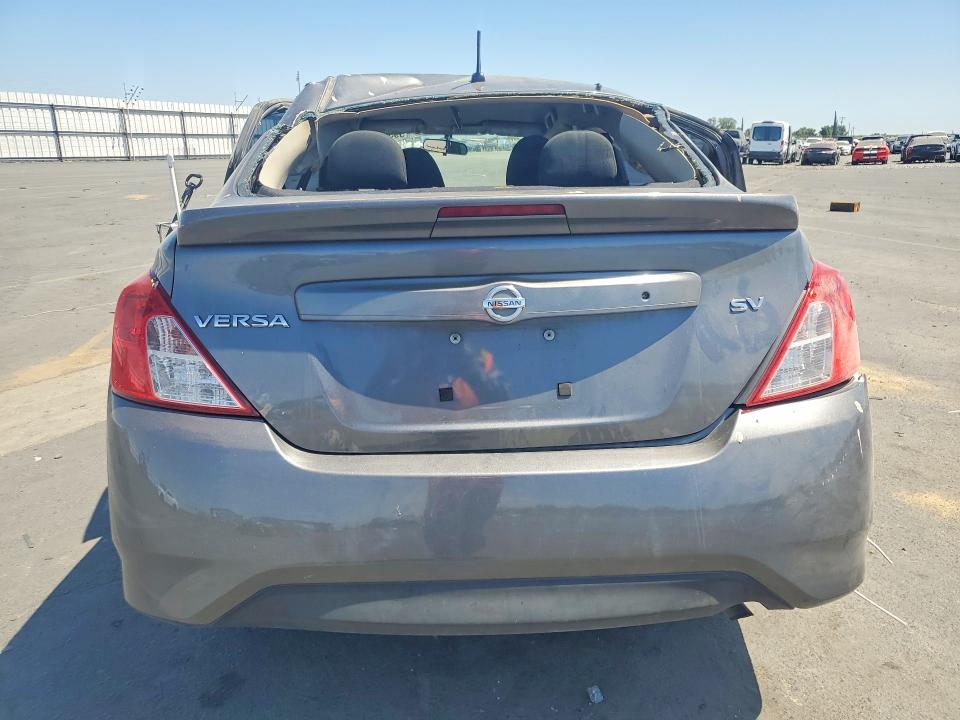 59393926 :رقم المزاد ، 3N1CN7AP4JL812931 vin ، 2018 Nissan Versa مزاد بيع