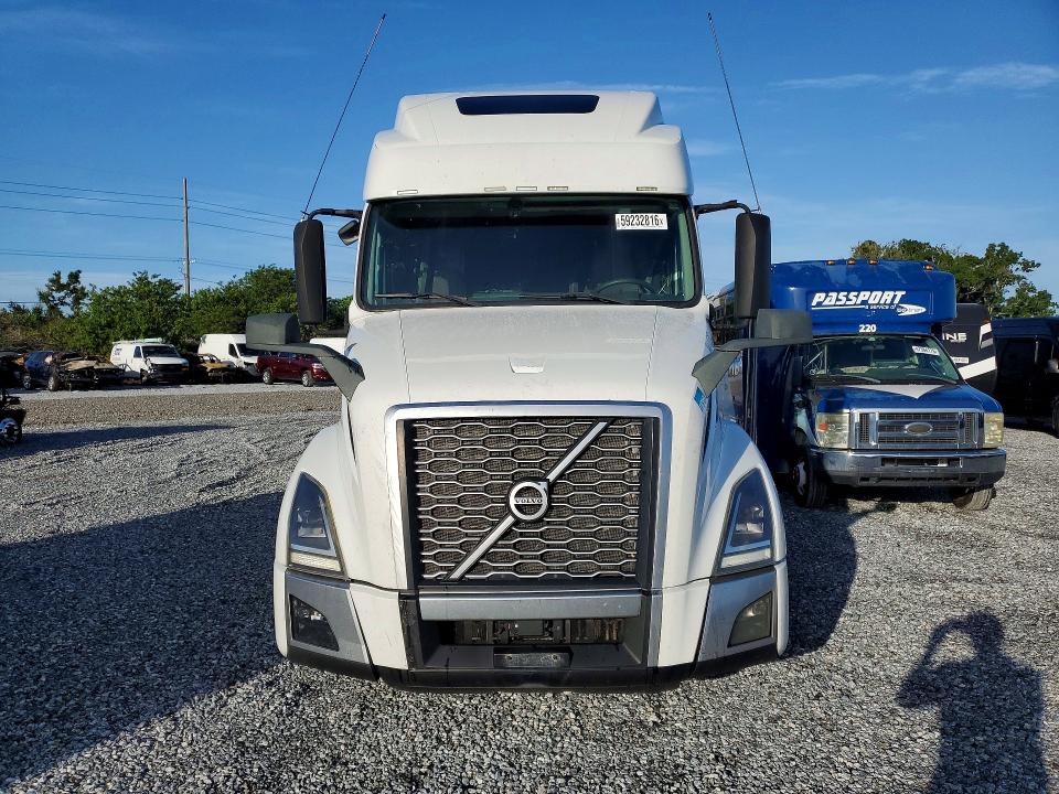 59232816 :رقم المزاد ، 4V4NC9EH9LN259825 vin ، 2020 Volvo Vnl مزاد بيع