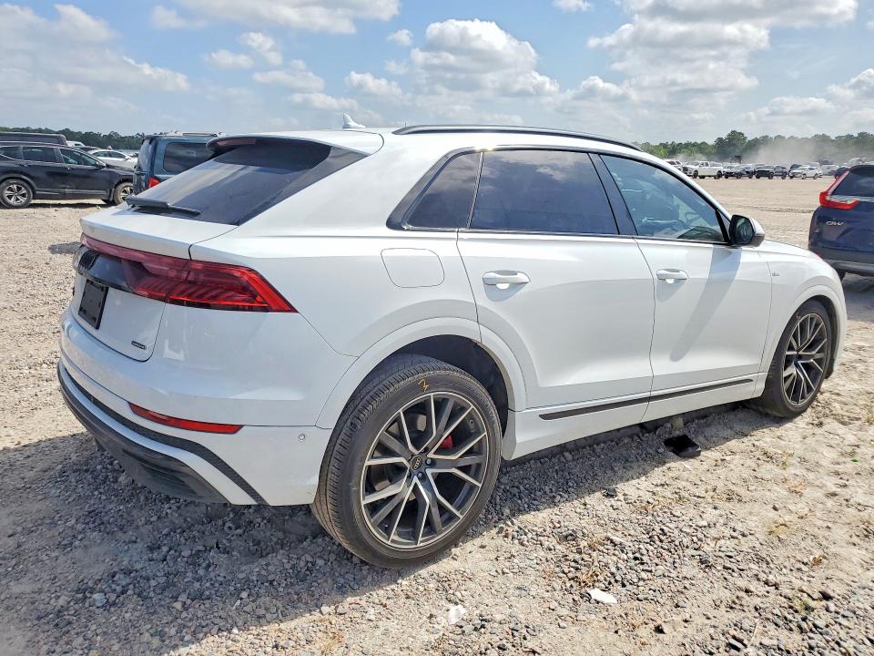 62823746 :رقم المزاد ، WA1FVBF19ND021916 vin ، 2022 Audi Q8 مزاد بيع