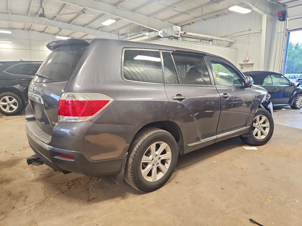 61162906 :رقم المزاد ، 5TDBK3EH5DS206145 vin ، 2013 Toyota Highlander مزاد بيع