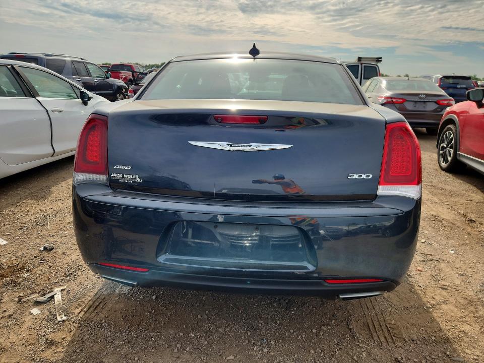 63238686 :رقم المزاد ، 2C3CCARG5JH255030 vin ، 2018 Chrysler 300 مزاد بيع