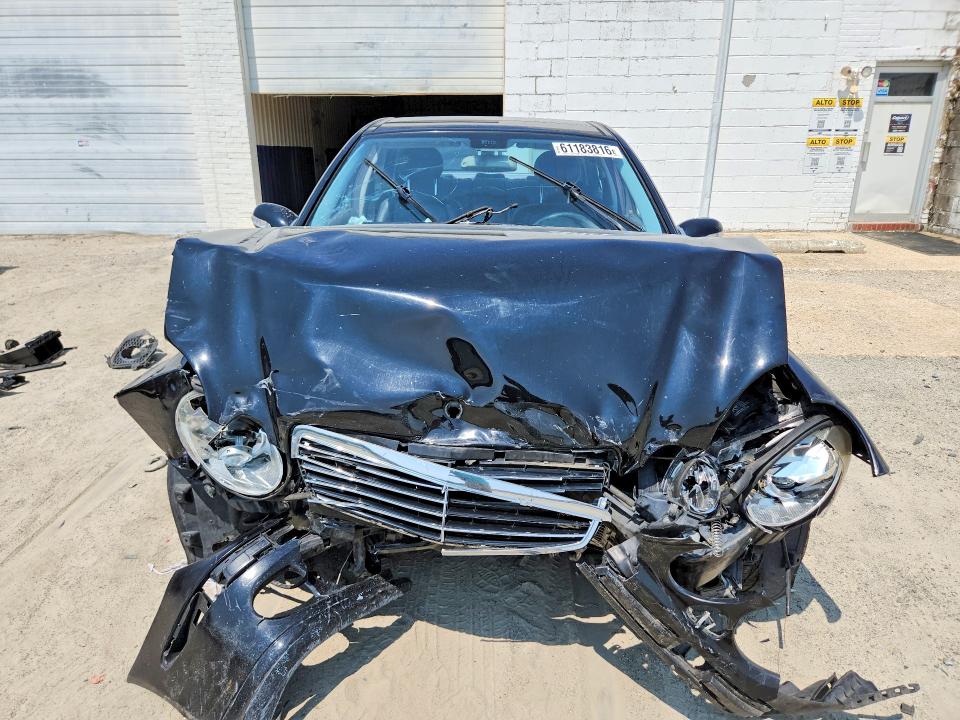 Продажа на аукционе авто 2004 Mercedes-benz E, vin: WDBUF65J84A407373, номер лота: 61183816