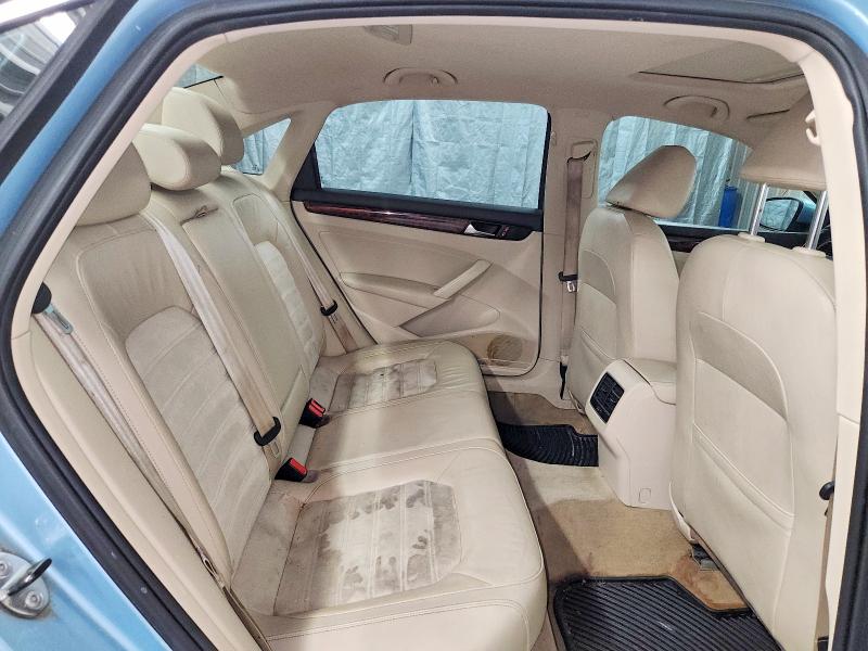 61445686 :رقم المزاد ، 1VWCN7A38DC061839 vin ، 2013 Volkswagen Passat مزاد بيع